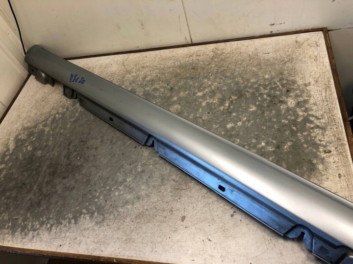 lišta Prahová ľavá AVANTGARDE MERCEDES W205 KOMBI 988 A2056906902