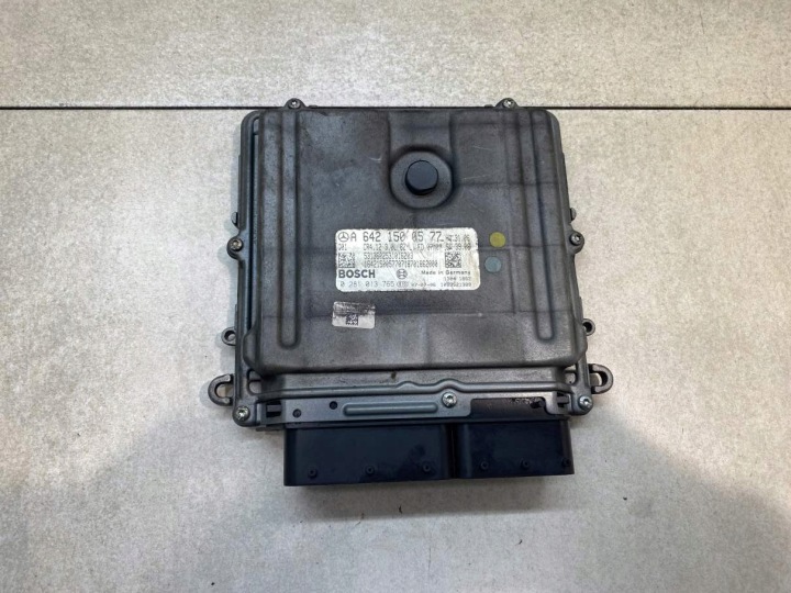 Centralina Motore MERCEDES W251 3.0 CDI V6 A6421500577 0281013765