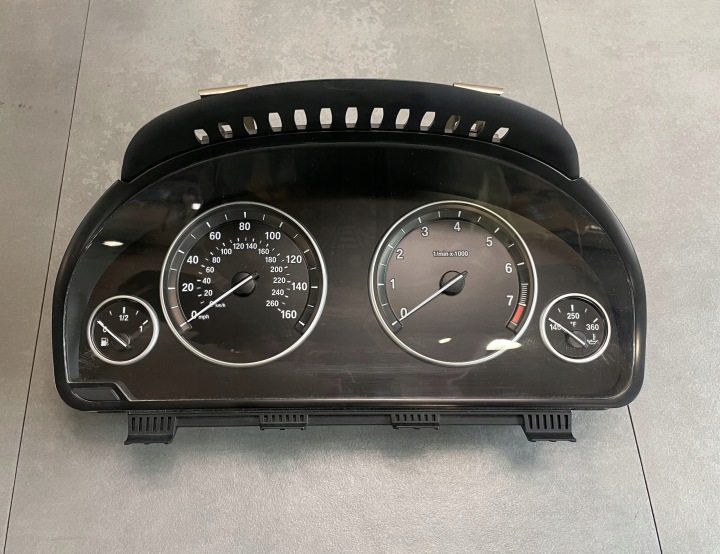 BMW 5 F10 F11 budíky USA CANADA 9249343-01
