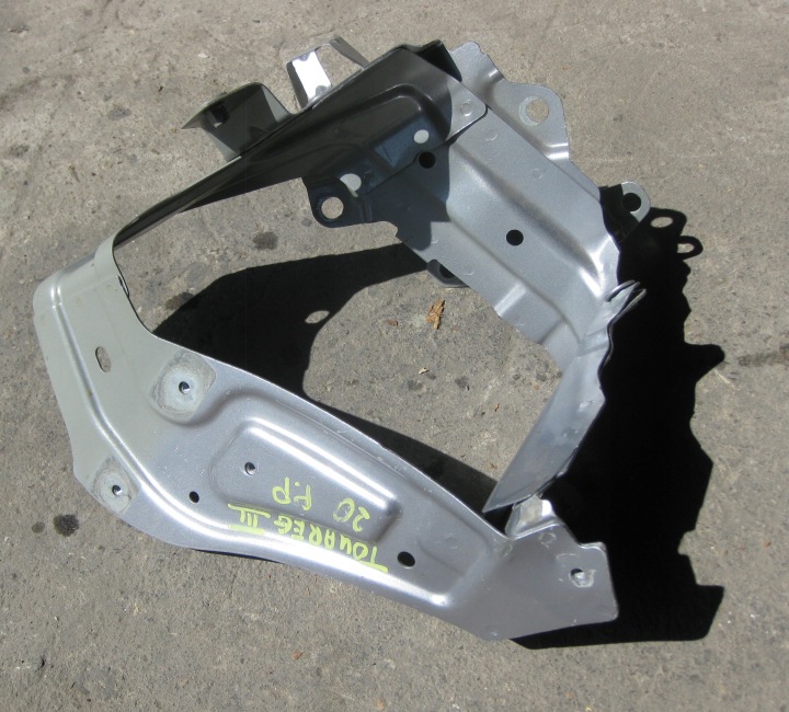 VW TOUAREG III Support plaque Avant Droit Aile 760821138
