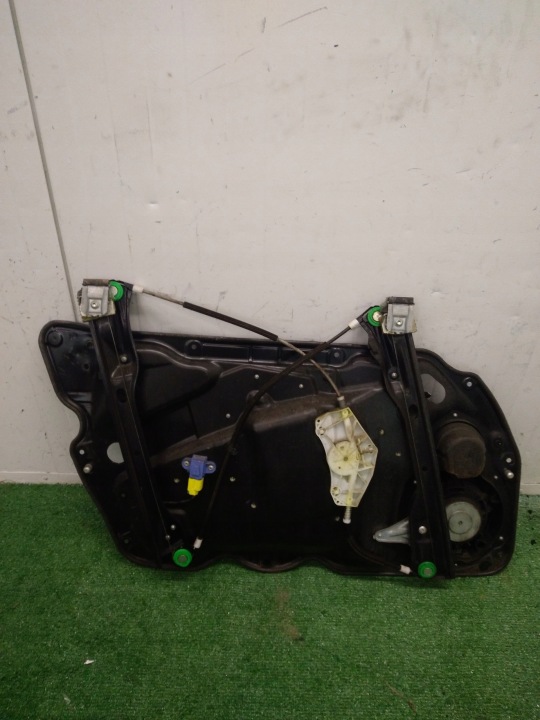 mehanizam prozori stakla desni prednji dio VOLKSWAGEN PASSAT B6