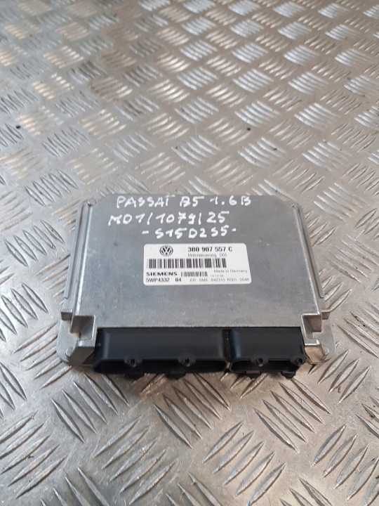 Bedienteil DES MOTORS 3B0907557C 5WP433204 VW PASSAT B5 1.6 99R- EUROPA