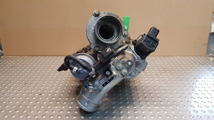 Turbo 06F145701D AUDI A3 8P A6 C6 GOLF V EOS PASSAT B6 2.0 TFSI