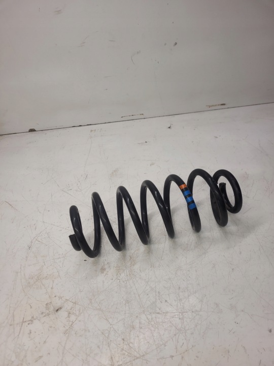 Fahrwerksfeder heck hinten links rechts AUDI A3 8P LIFT GOLF