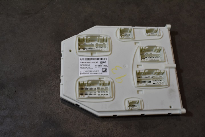 IDEALNY module control unit KOMFORTU SAM BCM MERCEDES W177 1