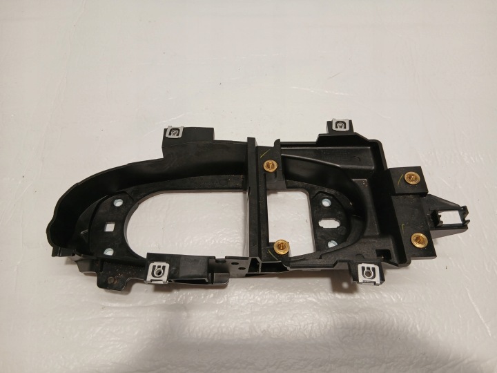 AUDI A4 B9 LIFT úchyt držiak TUNELU 8W1863531A