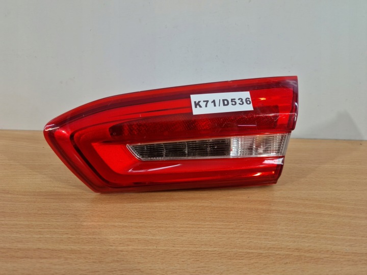 FORD FOCUS 4 SEDAN RECHTS LICHT DO HECKKLAPPE HECK PUSZKA