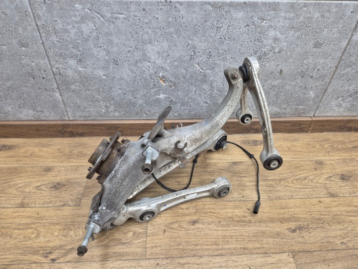 BMW M5 F10 M6 F06 F12 F13 moyeau gauche avant avant 2284053 2284981