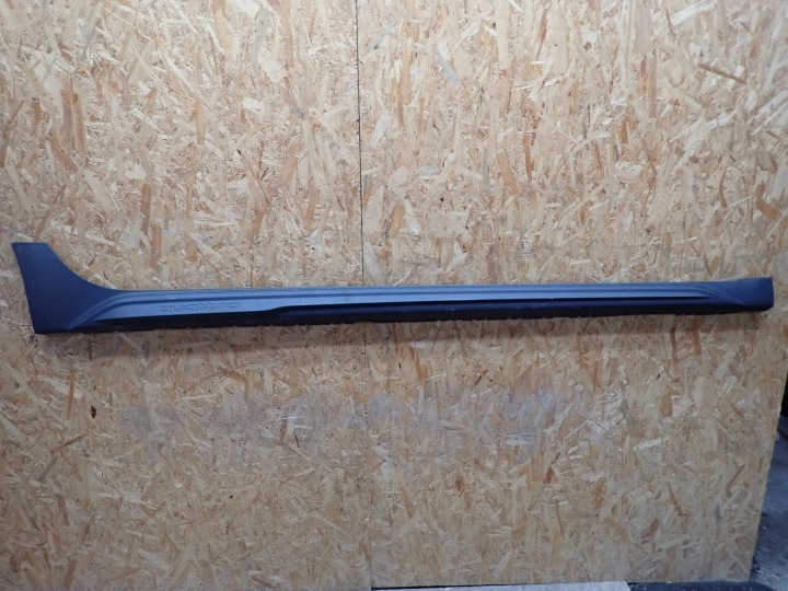 lišta prahová pravá práh pravý AUDI A4 8W 8WH ALLROAD LIFT 19- 8W9853860J