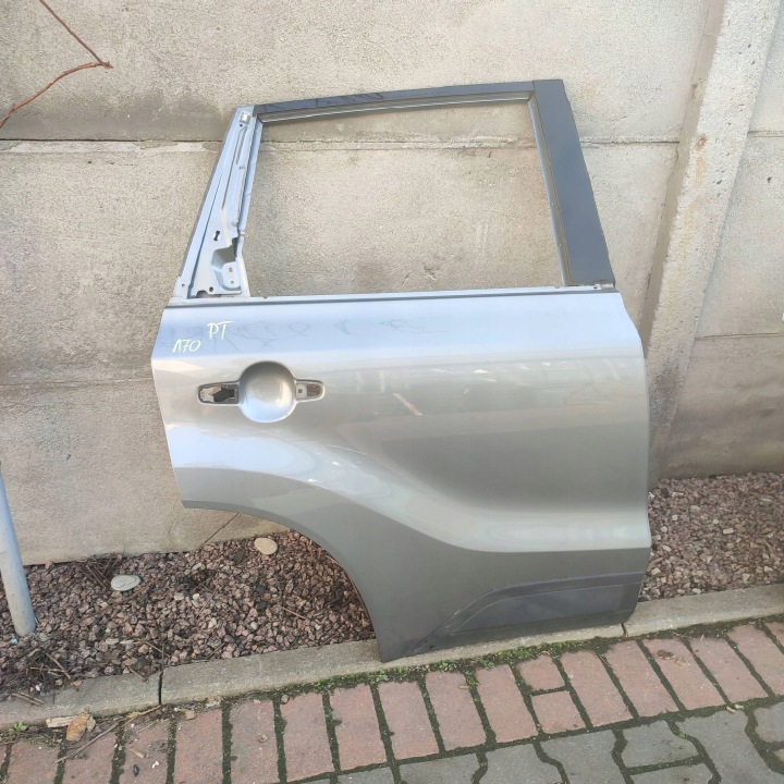 dvere zadné zadok strana pravá Suzuki Vitara (LY)