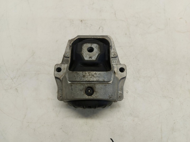 Porsche Macan II LIFT supporto Supporti motore usato sinistra 8R0199381