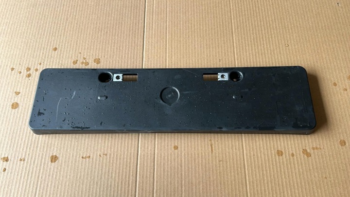 PODSTAWKA telaio insegna REJESTRACYJNEJ Anteriore TOYOTA COROLLA CROSS 21