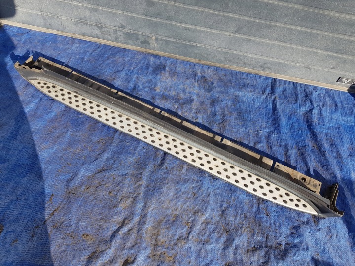 Gauche Jupe MERCEDES ML W164 Couverture Moulage STOPIEN