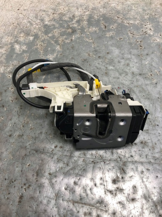de la Serrure Portière Droite Avant MERCEDES SPRINTER W906 A9067201735