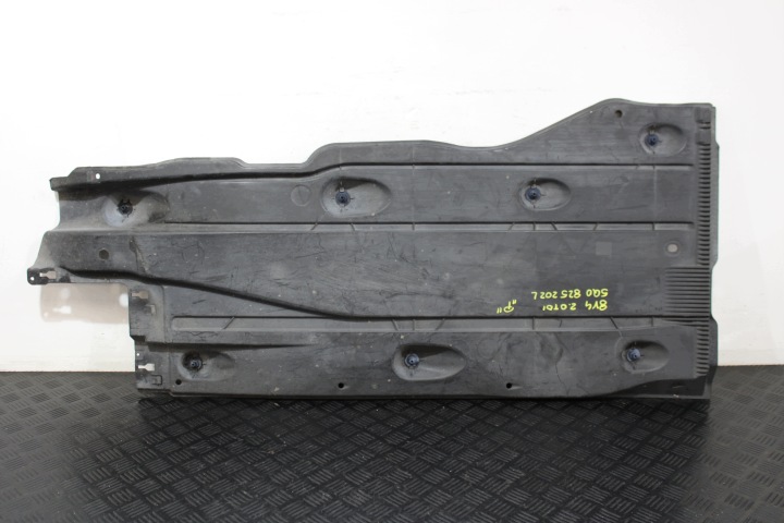 fedél fedél alváz jobb 5Q0825202L AUDI A3 8V0 8V4 2013