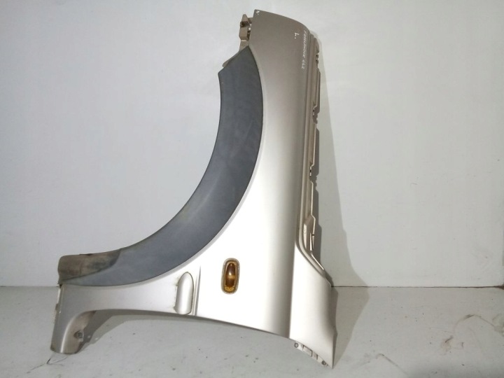 Land Rover Freelander fender left 642