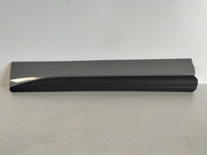 moulding cap door front left SKODA KAROQ LIFT 21- SPORTLINE