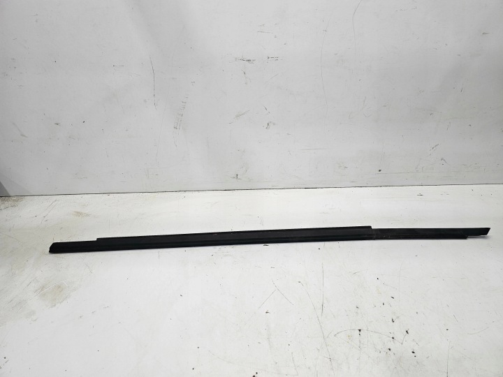 moulding door left front MAT AUDI Q5 8R 8R0837477D