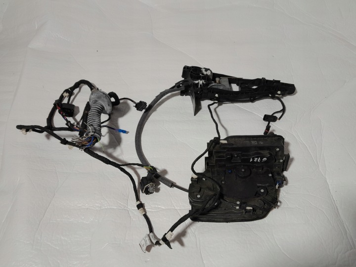 BMW F15 X5 F16 X6 bundle lock handle door right front 7281934 7304804