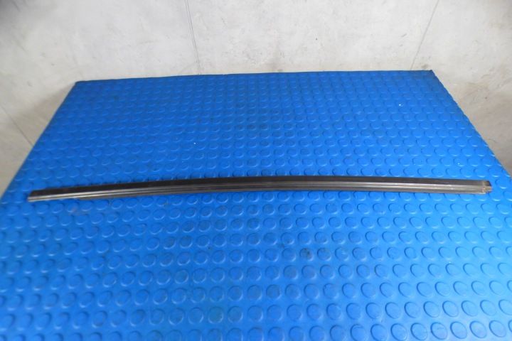 modanatura parapetowa sinistra Anteriore 982319648000 3559681 OPEL CORSA F