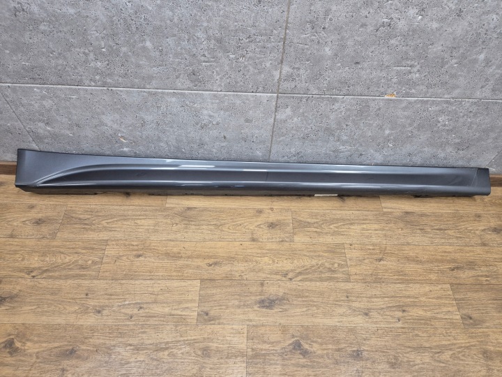 BMW 3 F30 F31 práh pravý m-packet krytka prahová B39 MINERALGRAU 8054272