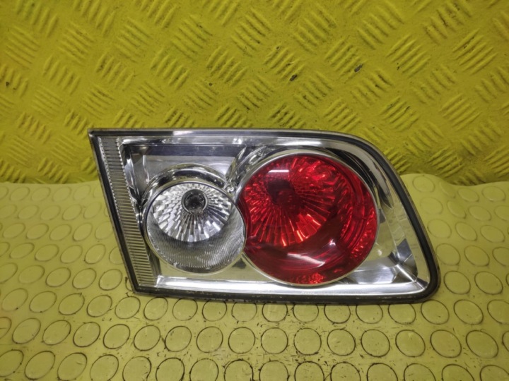 MAZDA 6 KOMBI Licht links heck für die Heckklappe 22661974