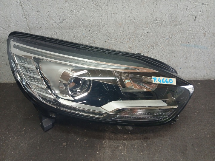 Licht vorne rechts RENAULT SCENIC IV 4 Linse 260100943R