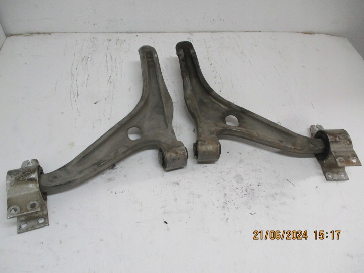 Petit bras Gauche MERCEDES GLA A2473330300