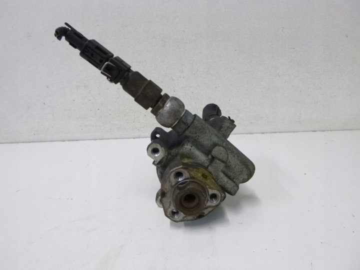POMPE DIRECTION ASSISTÉE VW GOLF IV 1.8 99R.
