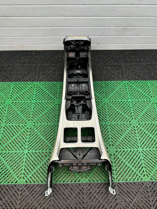 consolle medio BMW 7 G70