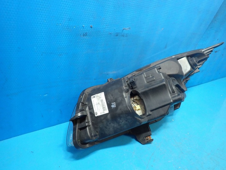 OPEL INSIGNIAN LAMPA-OIKEUS 8