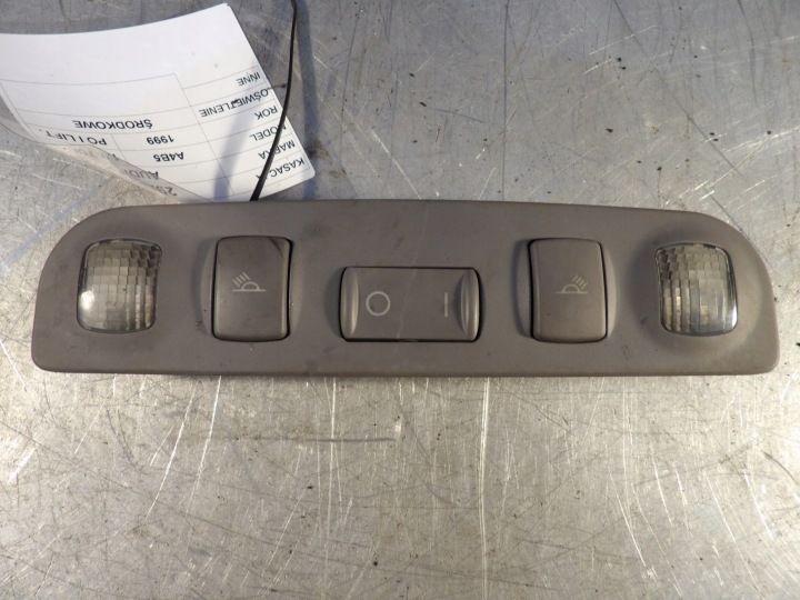 OSWIETLENIE CABINE AUDI A4 B5 FL 8D0947111AA