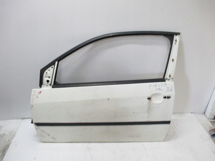 dvere Ľavé predné FORD FIESTA 03R 3D