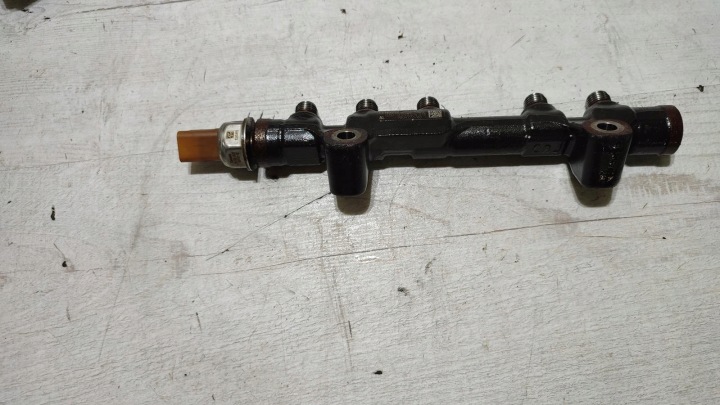 Kraftstoffverteiler Einspritzleiste 1.6 HDI Peugeot 308 II T9