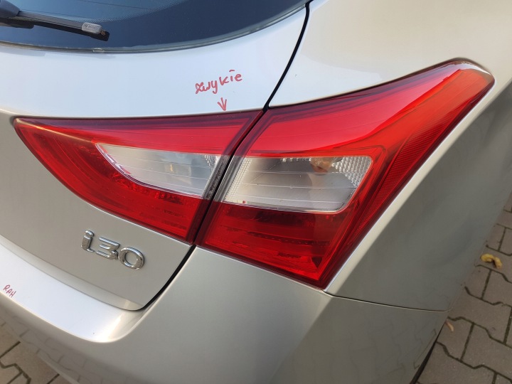 HYUNDAI I30 II HB Licht rechts heck W Kotflügel 2012