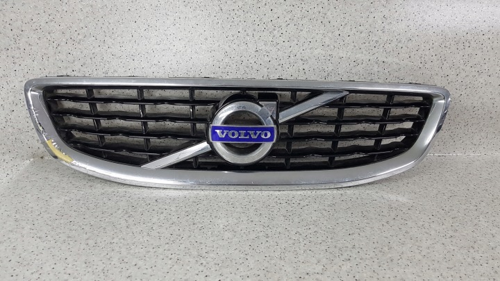 VOLVO C70 CABRIO 2010 - GRILLE D 8813