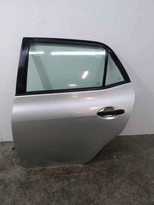 Portière Gauche Arrière Toyota Auris et (2006-2012)