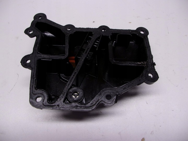 Oddzielacz oil VW POLO 2G0 1,0MPI 04E103464AN