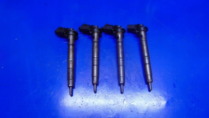 Injecteur 03L130277 2.0TDI CR A3 8P GOLF VI PASSAT B6 TOLEDO III OCTAVIA