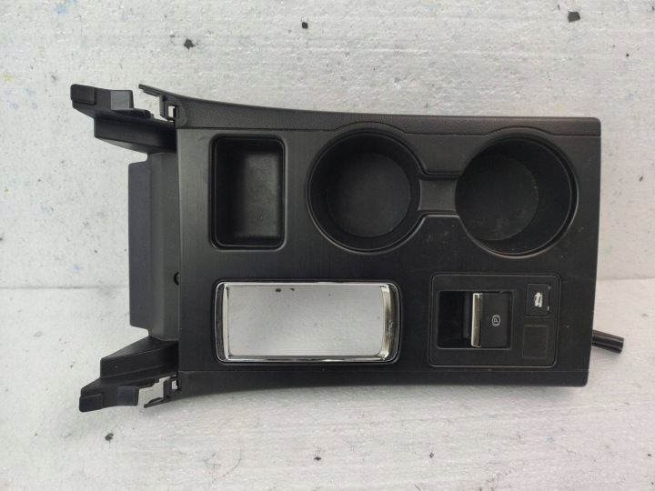 frame drazka changes of the gear Subaru Legacy 6 facelift BN 2019 92173AL10A