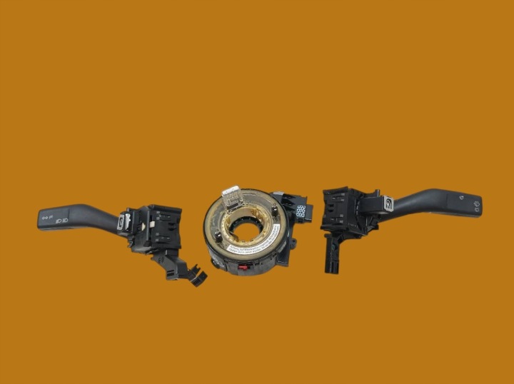 páčky pod volant a ovládání kroužek AIR BAG KOMPLET 1K0953513 Volkswagen Golf V