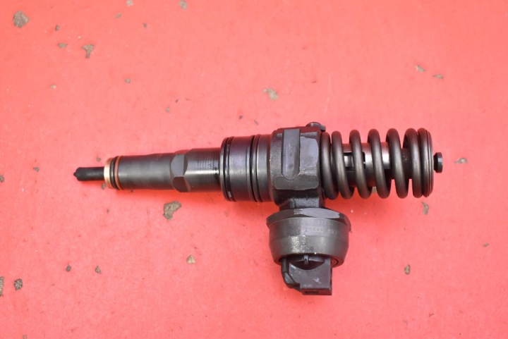nozzle nozzle 038130073AG 0414720215 VW GOLF 5 V 1.9 TDI 90 KM 03-09