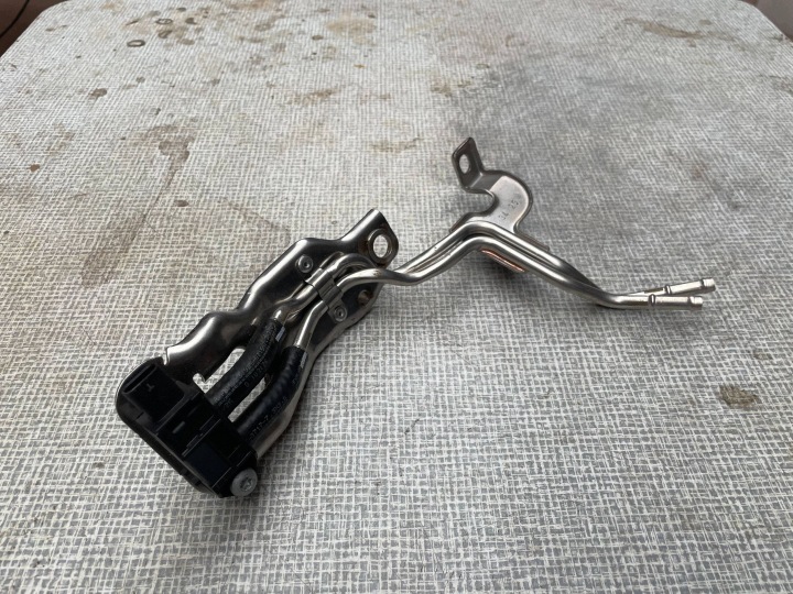 sensore pressione dello scarico VOLKSWAGEN ARTEON 06Q131552F @M