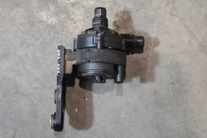 IDEALNA supplementary PAMPKA of water BMW X7 G07 1