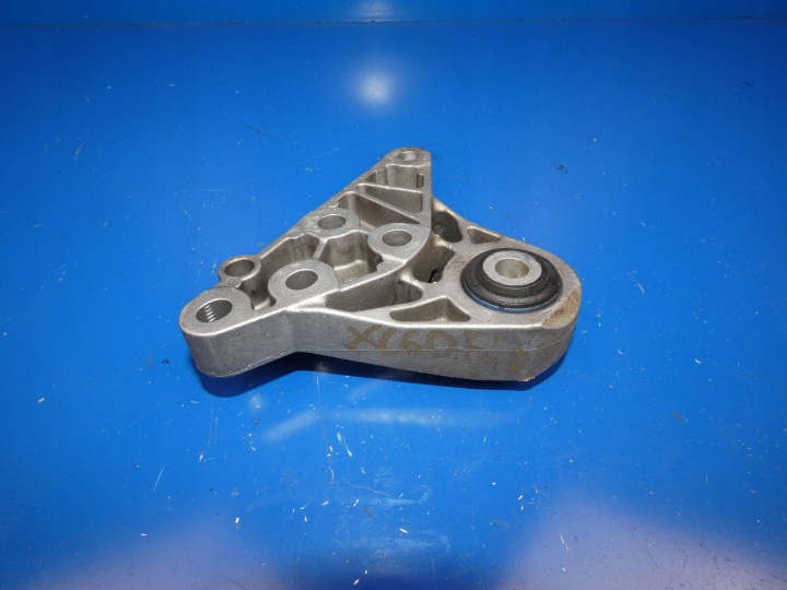 VOLVO XC60 e V60 S60 II 2.0 D3 D5 supporto staffa Motore