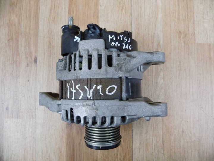 Mitsubishi ASX 2.0 alternator 1800A567