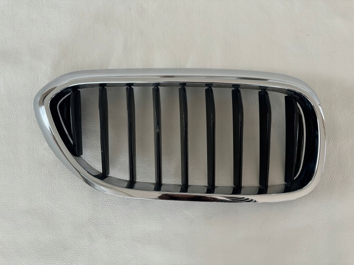 BMW 5 G30 G31 maska Ladvinka maska 7383520