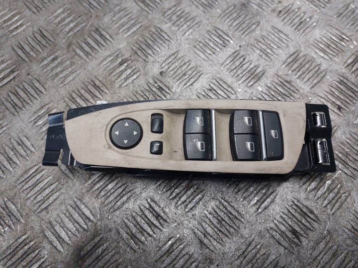 ovladac PANEL okna pravý předek BMW F01 730D UK 9163614