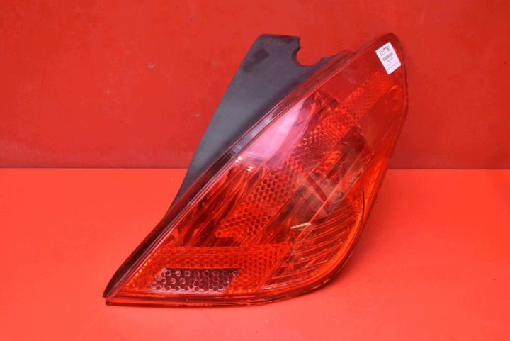světlo pravá záď zadní 9680425680 PEUGEOT 308 1 a T7 5D HB 07-11