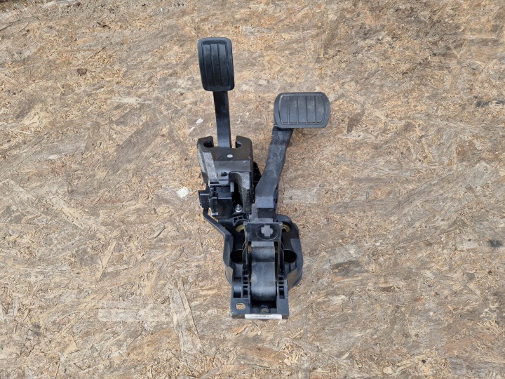 PEDAL potencjometr plynu PEUGEOT 208 T10 CITROEN DS4 9832495680